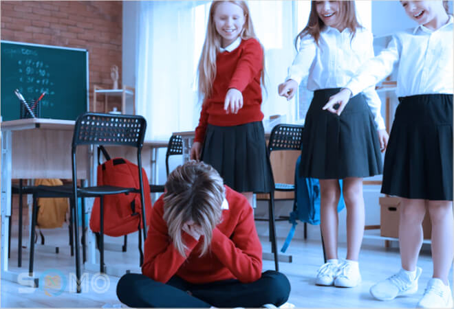 nằm mơ bị con gái bắt nạt