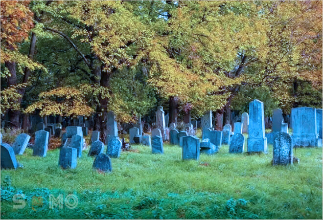 nằm mơ thấy bia mộ