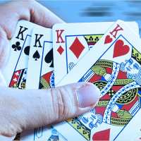 Ngủ mơ thấy bài tứ quý đánh số gì hôm nay để thử vận may?