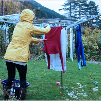 Mơ thấy áo phụ nữ có ý nghĩa gì? Giải mã điềm báo tinh tế và con số lô đề chuẩn xác