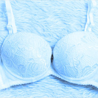 Mơ thấy áo lót đánh con gì? Giải mã ngay giấc mơ nhạy cảm nhưng đầy ý nghĩa này!