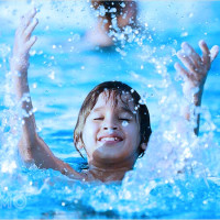 Ý nghĩa giấc mơ bơi nước trong và gợi ý số đề theo từng chi tiết