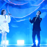 Vui vẻ trong giấc mơ ca hát vui chơi: Điềm báo đằng sau giấc mơ và con số may mắn